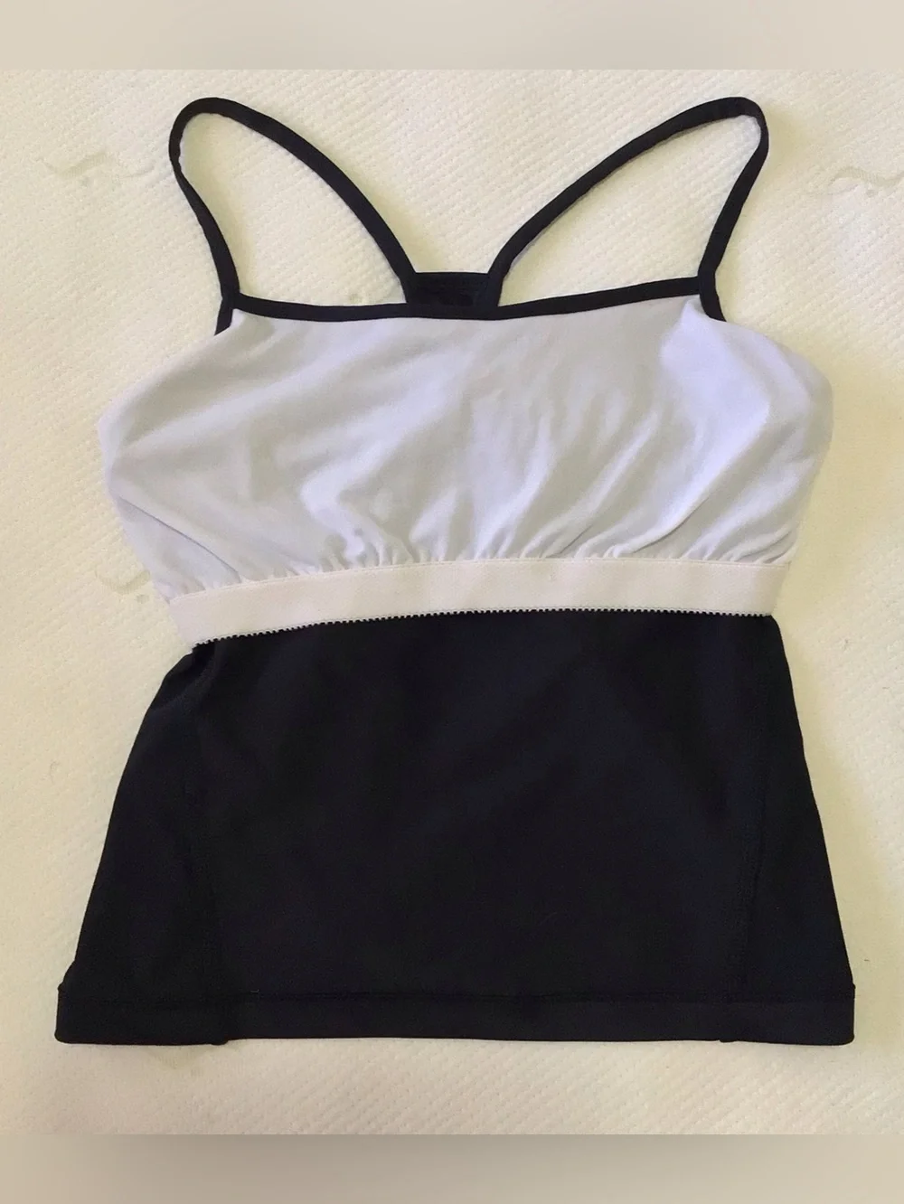 Everlast Womens Medium Black Athletic Tank Top Nylon Spandex Built in Bra